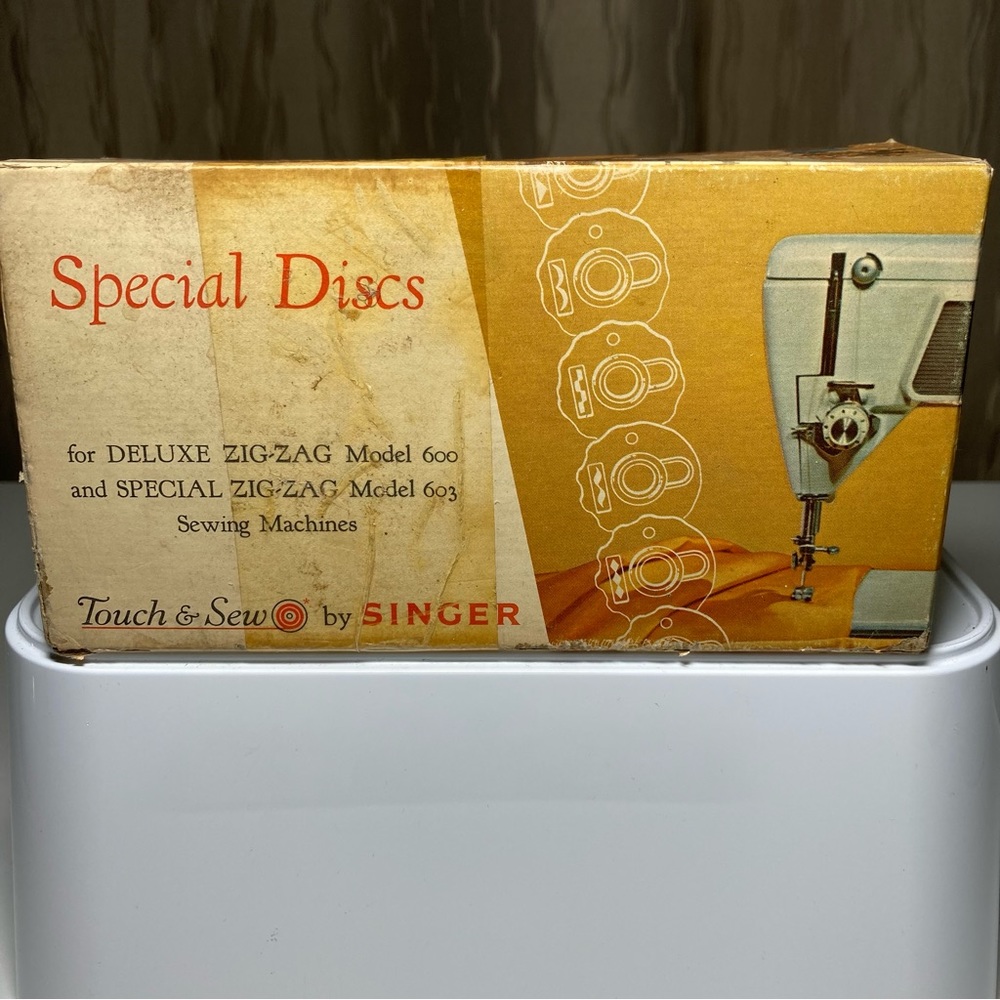 Singer Sewing Machines Special Discs For Zig Zag Model 600, 603 Machine 12 Discs